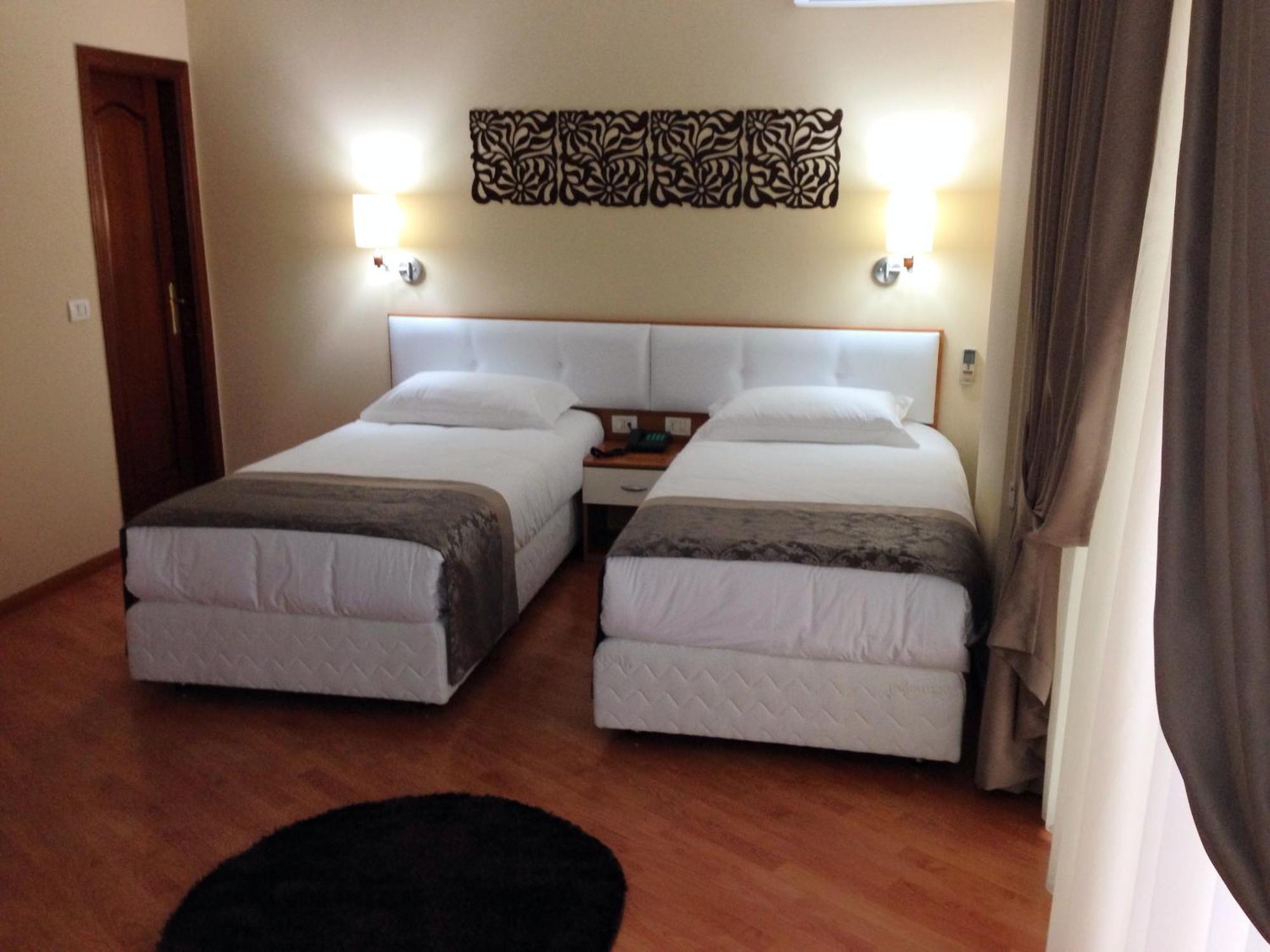 Hotel Arvi دراس الغرفة الصورة