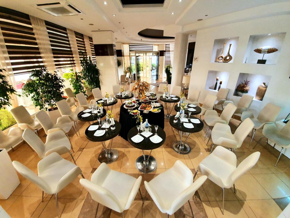 Hotel Arvi دراس المظهر الخارجي الصورة